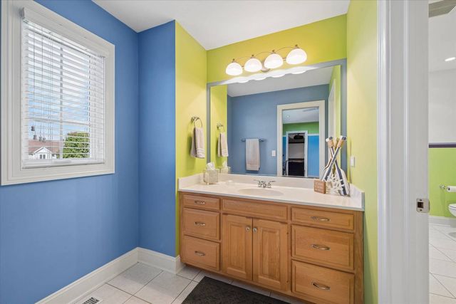 2307 Red Oak Lane, Johnsburg, IL 60051