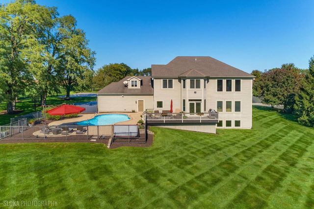 2307 Red Oak Lane, Johnsburg, IL 60051