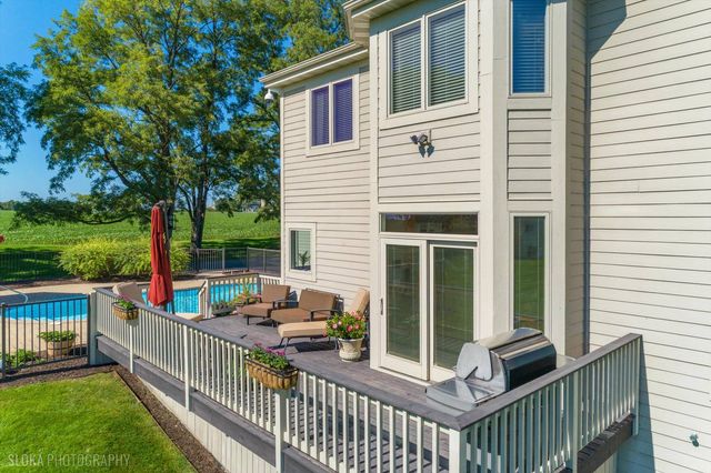 2307 Red Oak Lane, Johnsburg, IL 60051