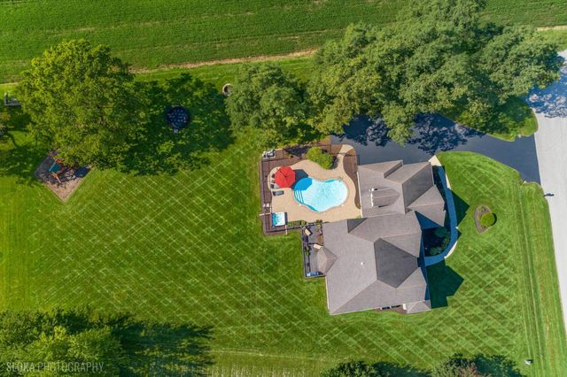 2307 Red Oak Lane, Johnsburg, IL 60051