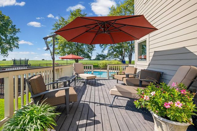 2307 Red Oak Lane, Johnsburg, IL 60051