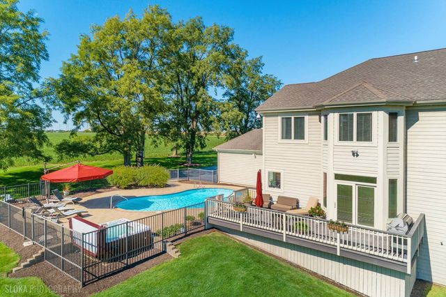 2307 Red Oak Lane, Johnsburg, IL 60051