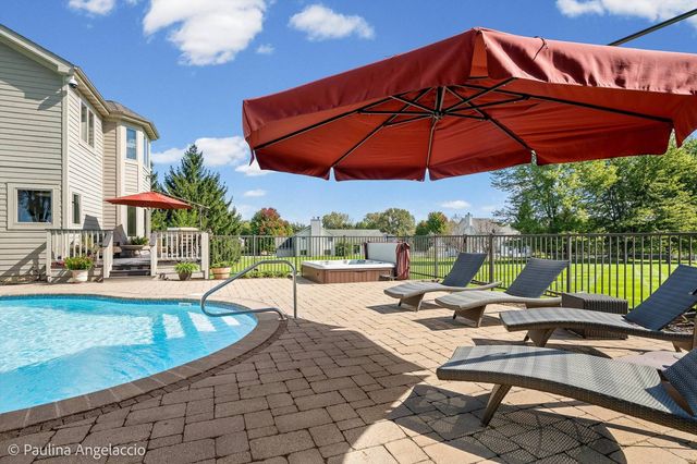 2307 Red Oak Lane, Johnsburg, IL 60051