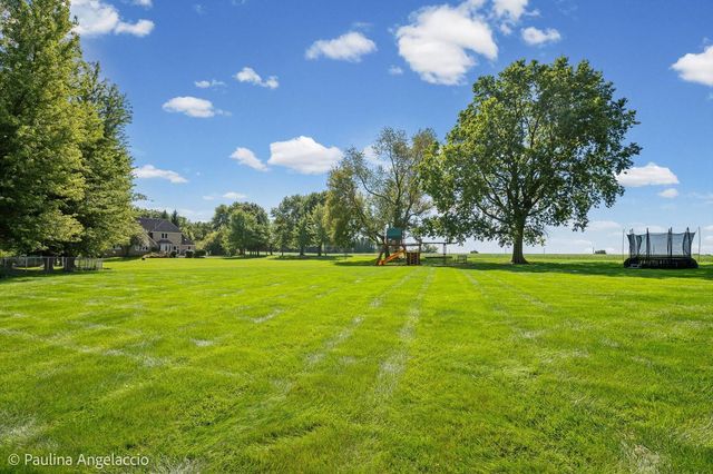 2307 Red Oak Lane, Johnsburg, IL 60051