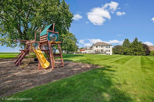 2307 Red Oak Lane, Johnsburg, IL 60051