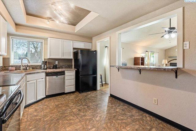 1954 Orchard Way, Richland, WA 99352