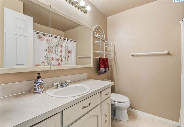 1954 Orchard Way, Richland, WA 99352