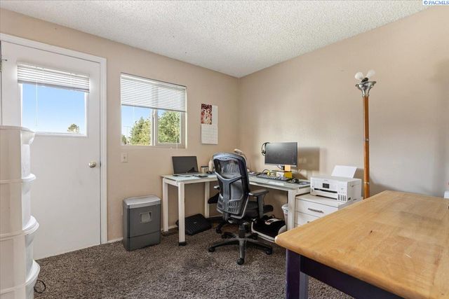 1954 Orchard Way, Richland, WA 99352