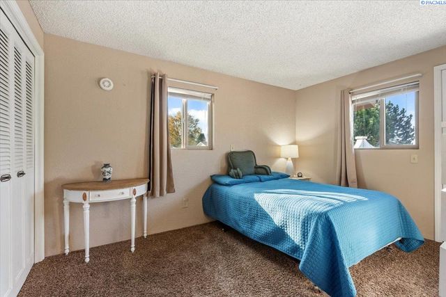 1954 Orchard Way, Richland, WA 99352