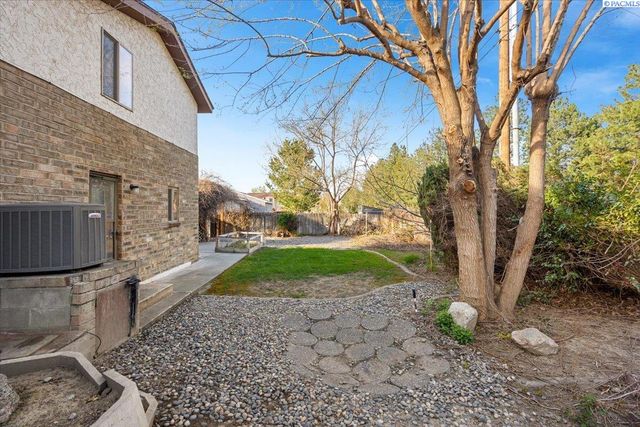 1954 Orchard Way, Richland, WA 99352