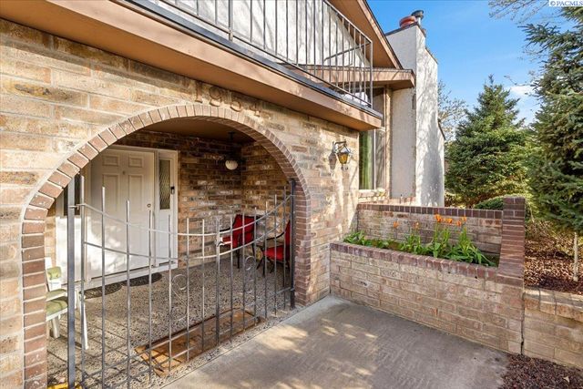 1954 Orchard Way, Richland, WA 99352