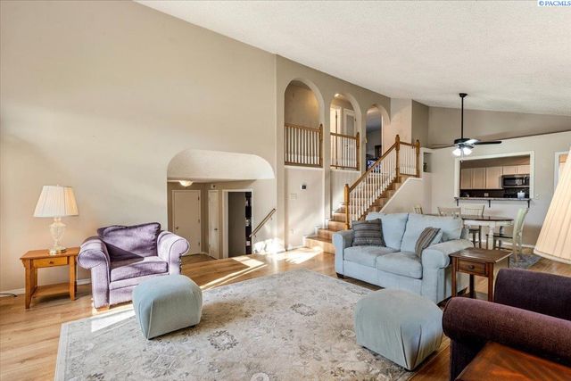 1954 Orchard Way, Richland, WA 99352