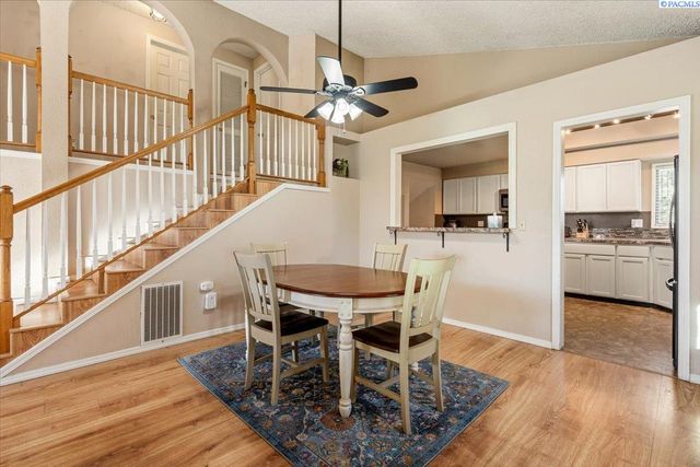 1954 Orchard Way, Richland, WA 99352