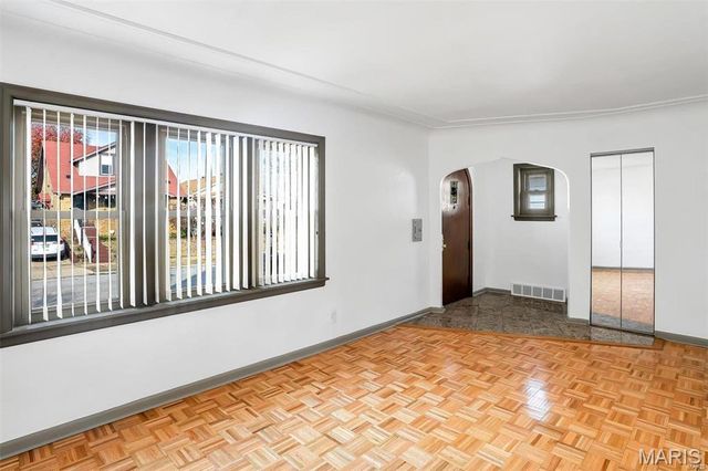6304 Bradley Avenue, St Louis, MO 63139