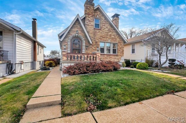 6304 Bradley Avenue, St Louis, MO 63139