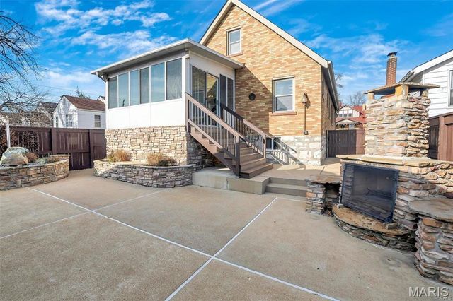 6304 Bradley Avenue, St Louis, MO 63139