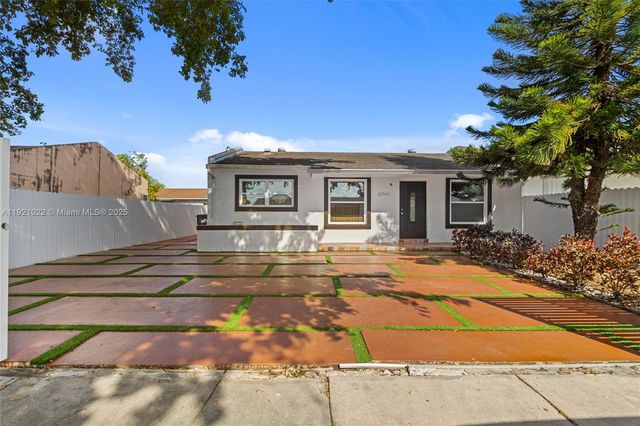 12961 SW 50th Ln, Miami, FL 33175