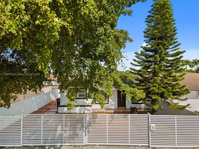 12961 SW 50th Ln, Miami, FL 33175