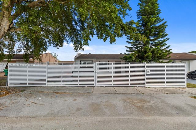 12961 SW 50th Ln, Miami, FL 33175