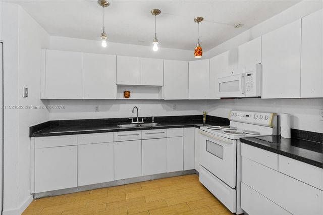 12961 SW 50th Ln, Miami, FL 33175