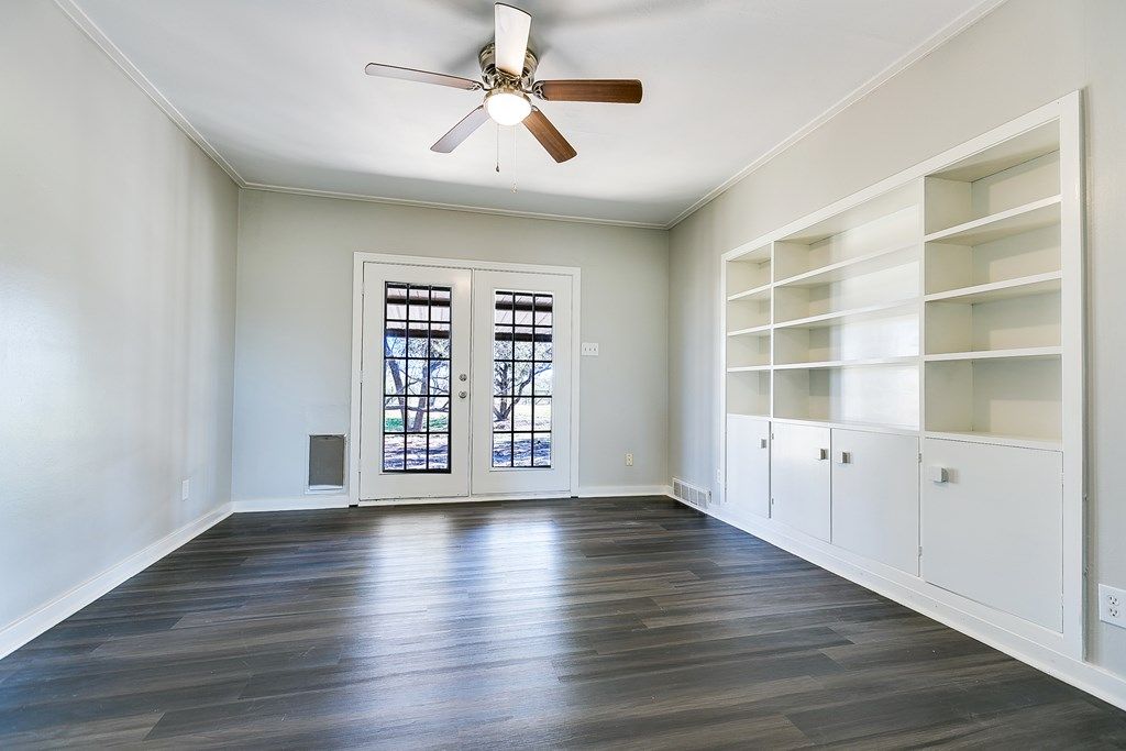 Image 22 of property listing at 5438 S Loop 306, San Angelo, TX 76905