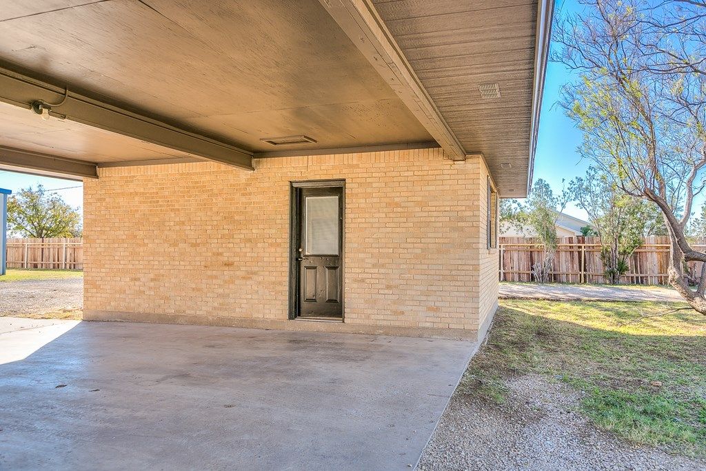 Image 27 of property listing at 5438 S Loop 306, San Angelo, TX 76905