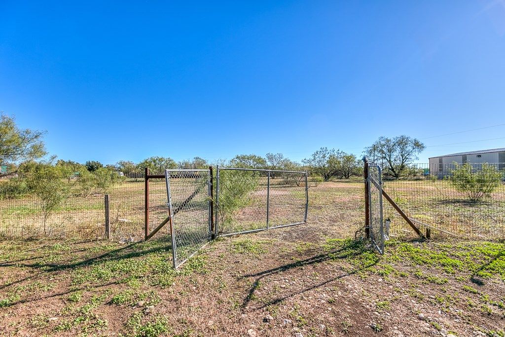 Image 34 of property listing at 5438 S Loop 306, San Angelo, TX 76905