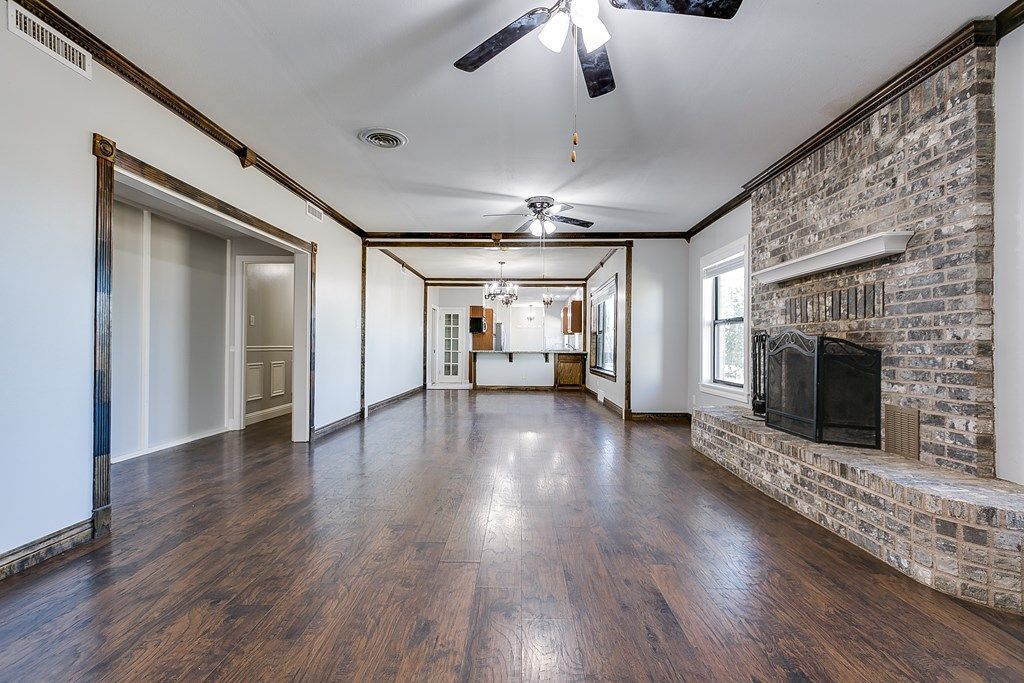 Image 4 of property listing at 5438 S Loop 306, San Angelo, TX 76905