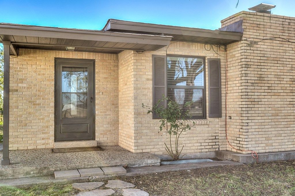 Image 7 of property listing at 5438 S Loop 306, San Angelo, TX 76905