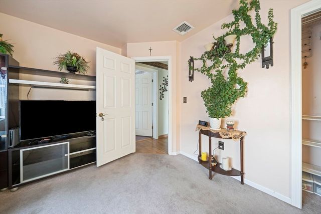 85 Edinboro Rd 2, Quincy, MA 02169
