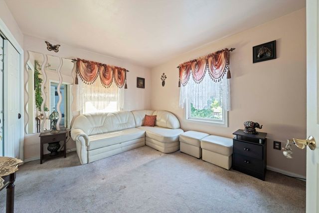 85 Edinboro Rd 2, Quincy, MA 02169