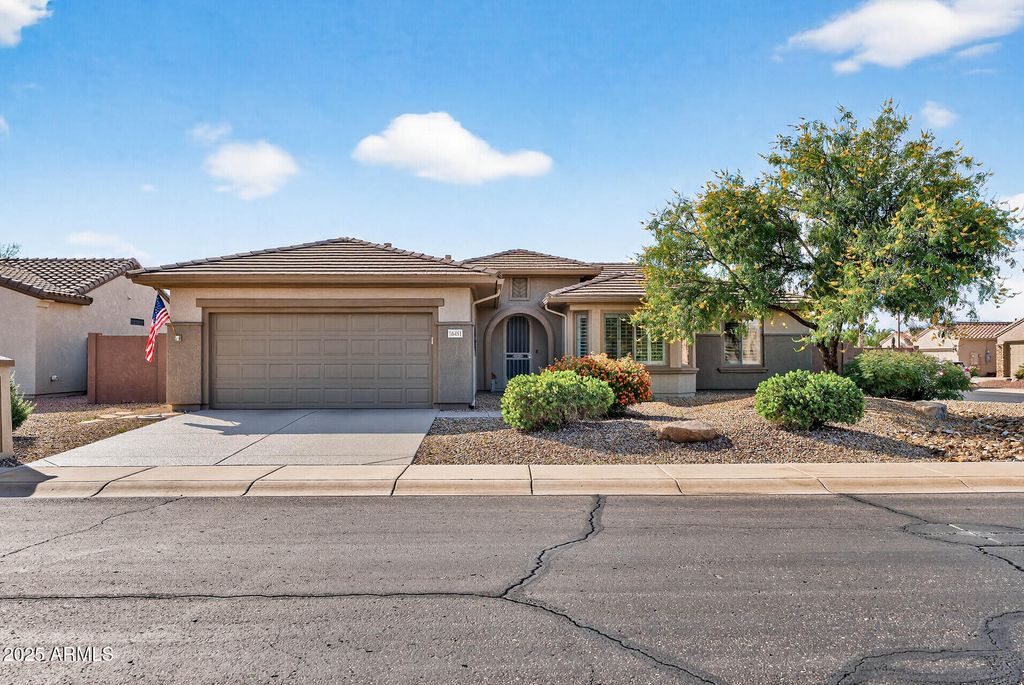 16481 W CENTURY PLANT Drive, Surprise, AZ 85387
