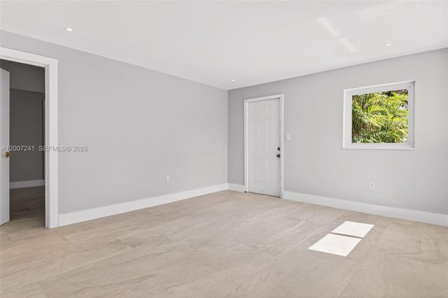 1250 NE 133rd St, North Miami, FL 33161