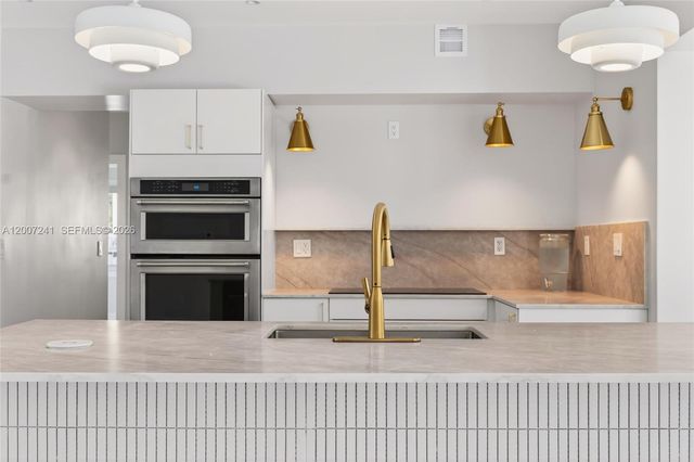 1250 NE 133rd St, North Miami, FL 33161