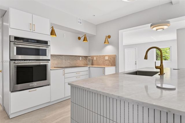 1250 NE 133rd St, North Miami, FL 33161