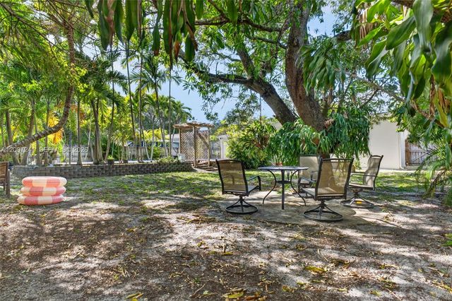 1250 NE 133rd St, North Miami, FL 33161