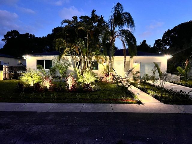 1250 NE 133rd St, North Miami, FL 33161