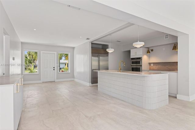 1250 NE 133rd St, North Miami, FL 33161