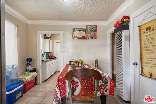 712 714 W 40th Place, Los Angeles, CA 90037