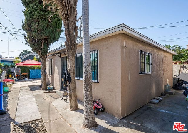 712 714 W 40th Place, Los Angeles, CA 90037