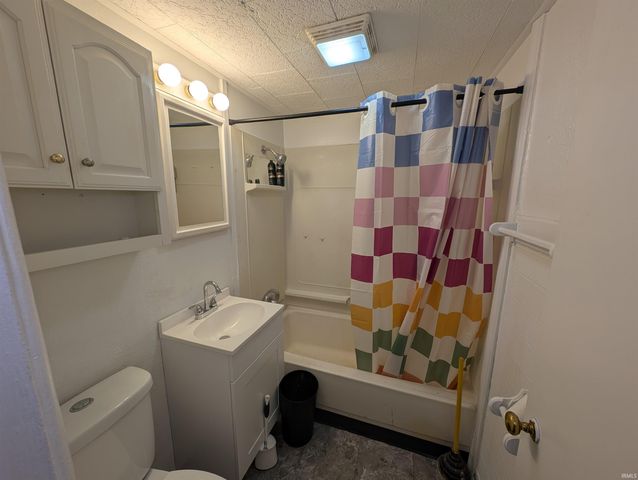 654 N Crescent Drive, Frankfort, IN 46041