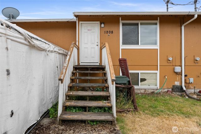 1208 111th Street S, Tacoma, WA 98444