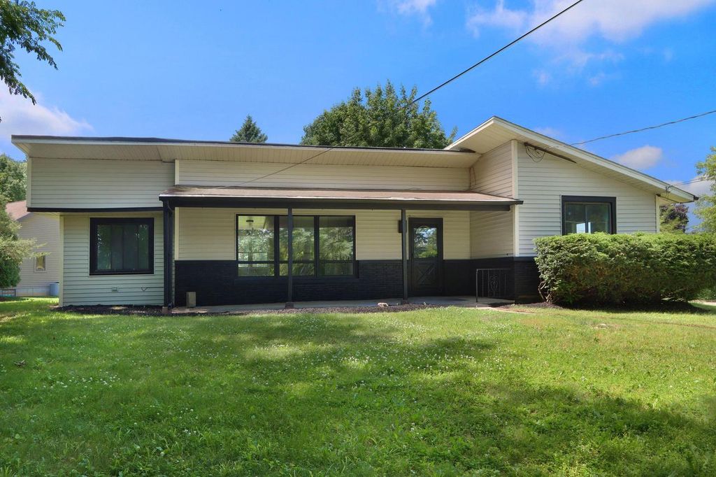 5401 82nd STREET, Kenosha, WI 53142
