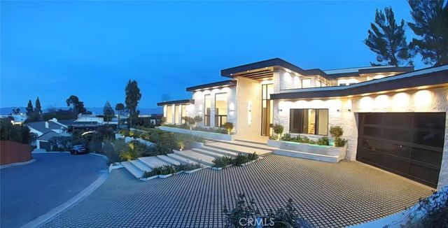 17856 Via Vallarta, Encino, CA 91316