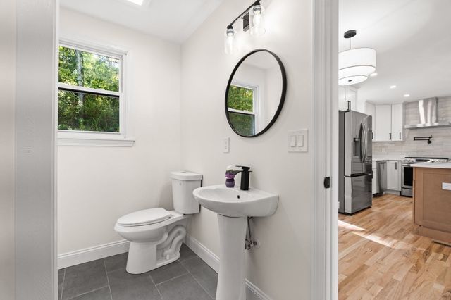 17 Ferry Rd, Methuen, MA 01844