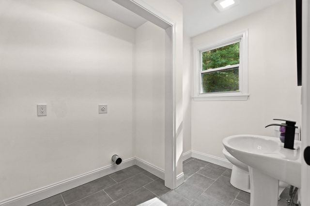 17 Ferry Rd, Methuen, MA 01844