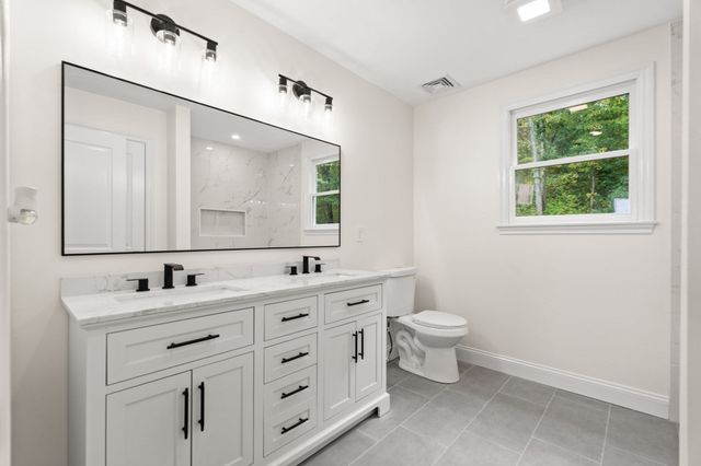 17 Ferry Rd, Methuen, MA 01844