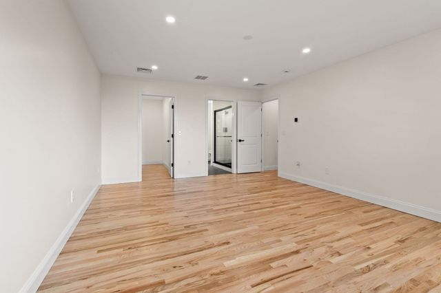 17 Ferry Rd, Methuen, MA 01844