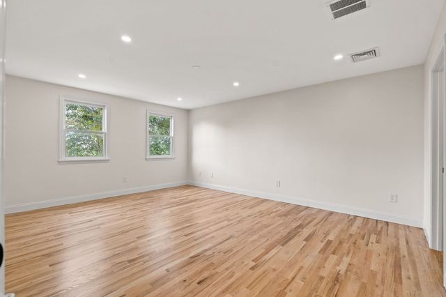 17 Ferry Rd, Methuen, MA 01844
