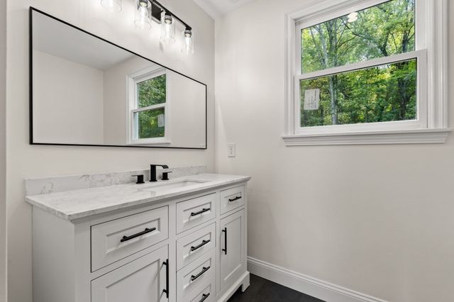 17 Ferry Rd, Methuen, MA 01844